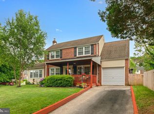 6 Edgewood Rd, Broomall, PA 19008