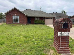 2001 Audley Bolton Dr, Searcy, AR 72143