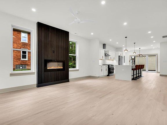 4th image of 308 Mount Vernon St