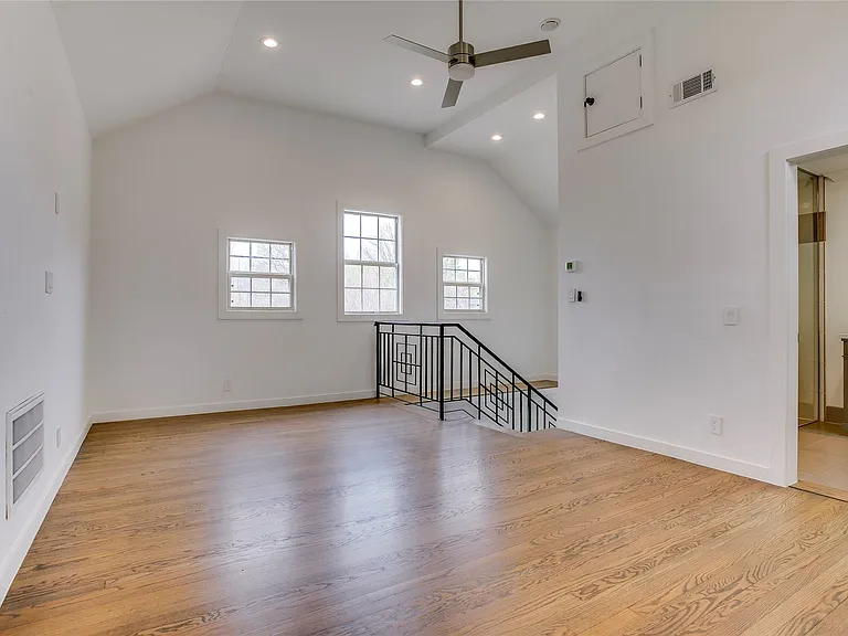2045 Marydale Dr — Photo 35