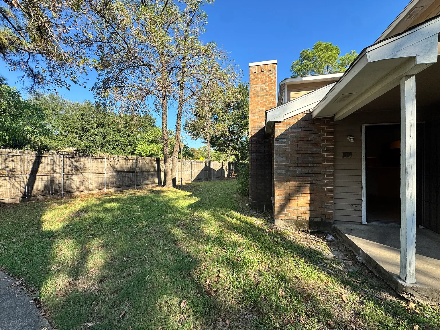 3 bed, 1179 sqft, $1,300 — Photo 2