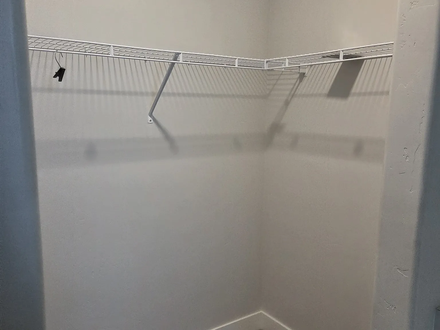 3 bed, 2100 sqft, $1,900 — Photo 2