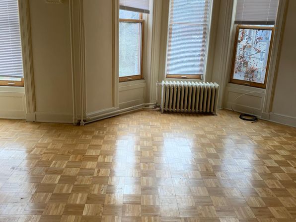 31 S Lake Ave APT 3