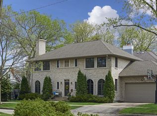 1944 Central Ave, Wilmette, IL 60091