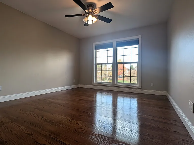 450 NW Pacific Grove Dr — Photo 12