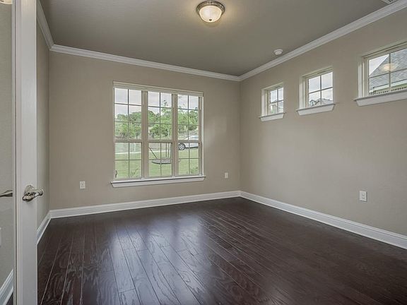 4th image of 7020 Halesboro Dr