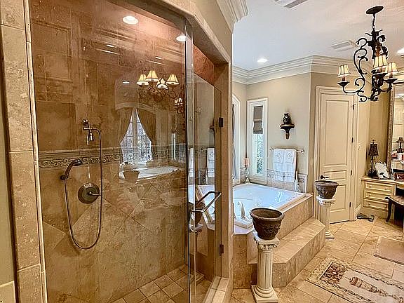 5th image of 216 Briarbend Dr