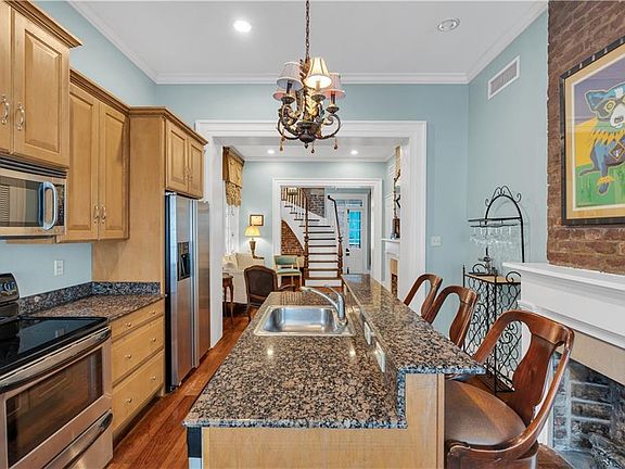 4th image of 737 Saint Ann St #737