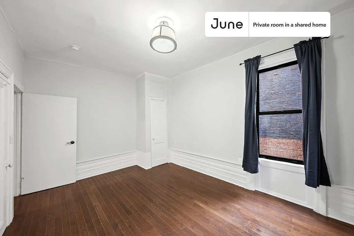 Queen bedroom in 3 bed/1 bath home in Hamilton Heights #594 B — Photo 3