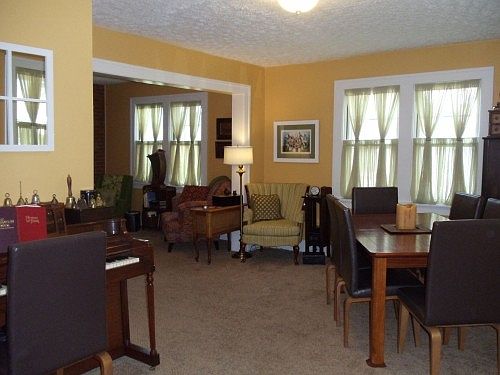 5th image of 417 Oakwood Ave