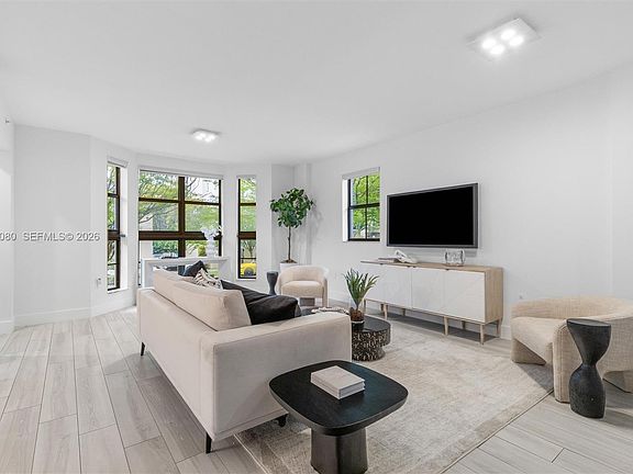 3rd image of 1650 Galiano St #Townhouse 15