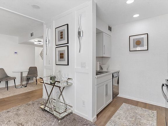 2nd image of 1106 Country Club Ln APT 101