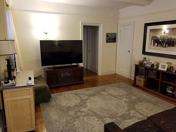 3rd image of 145 W 71st St APT 5A