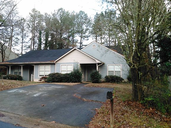 3rd image of 725 Farmdale Way NE