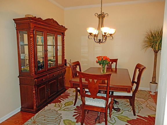 3rd image of 156 Ivy Lakes Dr