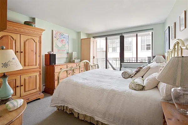 Sold by Douglas Elliman | media 18