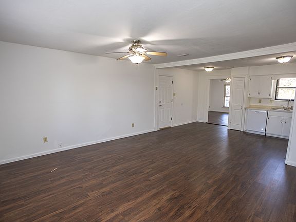 3rd image of 3112 Rademan Ln