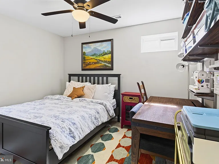 1015 Woods Pl — Photo 27