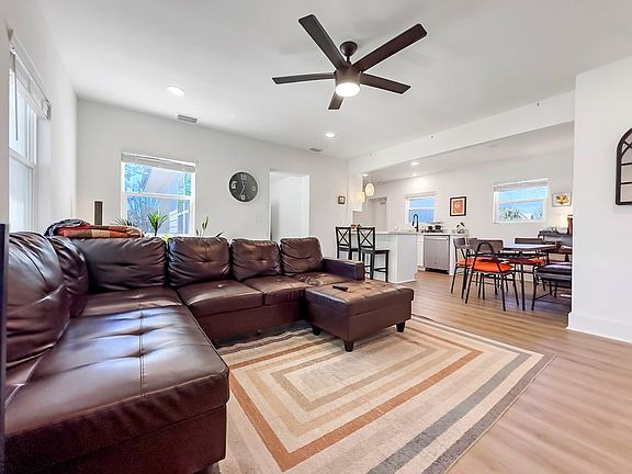 4th image of 1026 Woodward Ave