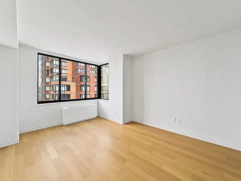 Columbus Pl #S39D — Photo 9