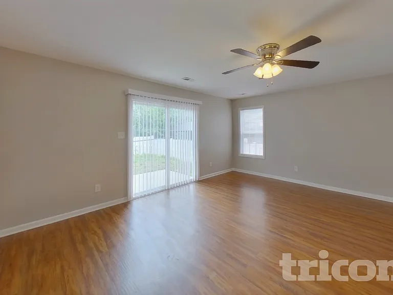 4504 Valendra Dr — Photo 3
