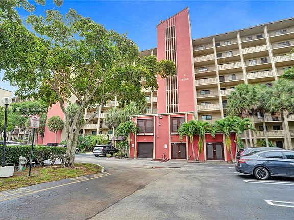 2nd image of 2202 S Cypress Bend Dr APT 402