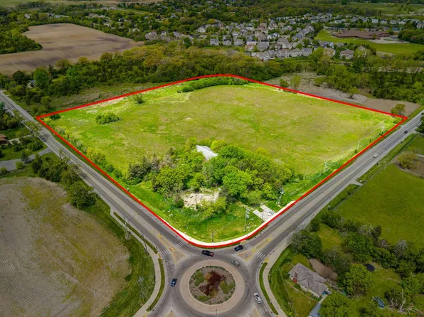 406 Monaville Rd, Lake Villa, IL 60046