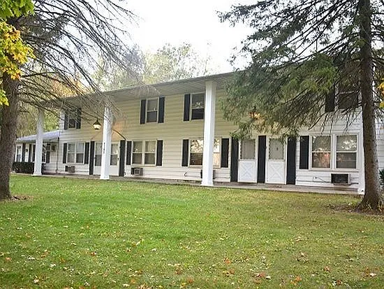 7190 N Roanoke Rd — Photo 1