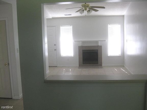 2061 Brandymill kitchen to living rm view