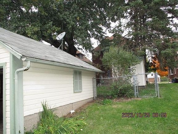 5th image of 1653 5th Ave