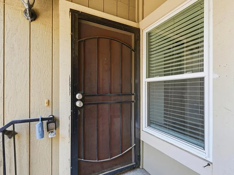 426 Cherry Ln #H — Photo 3