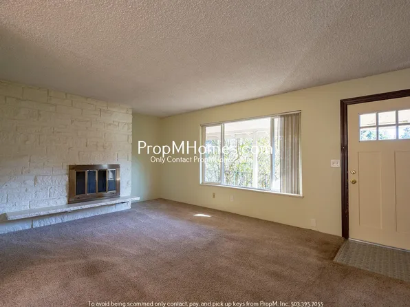 313 East St, Oregon City, OR 97045