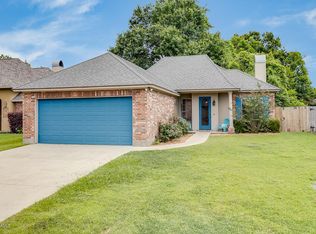 118 Country Village Dr, Youngsville, LA 70592