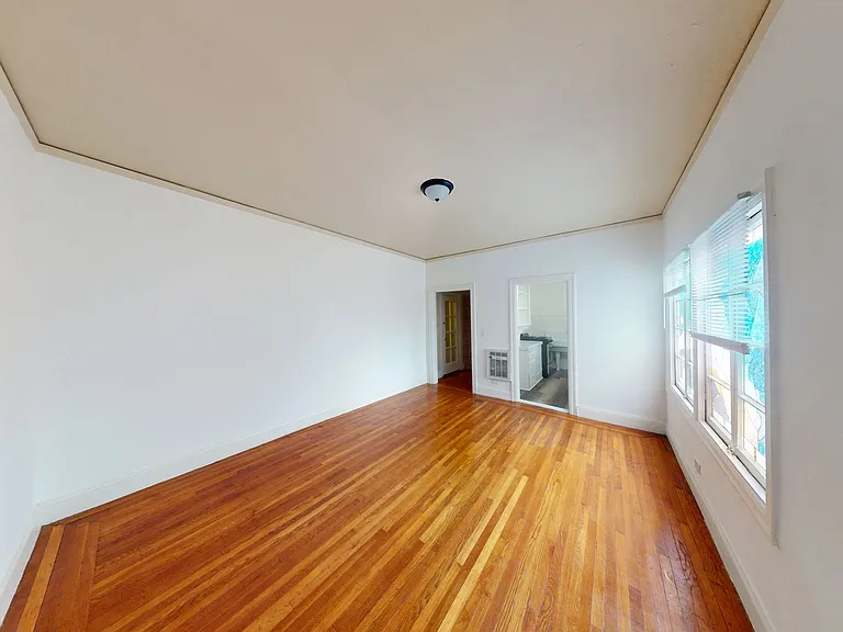 3505 Kempton Way — Photo 4