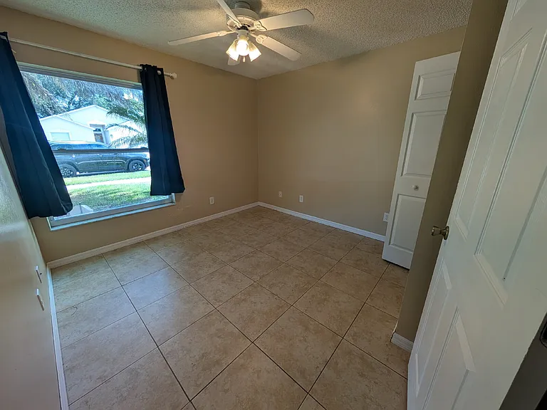 880 Villa Dr — Photo 6