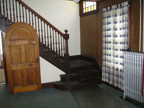 5th image of 275 Main St