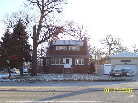 2nd image of 10901 S Harlem Ave