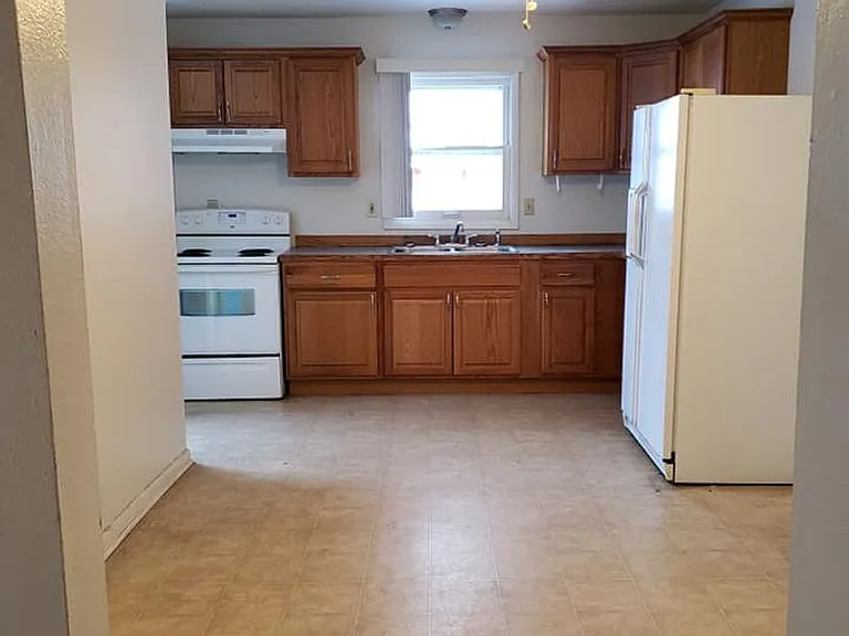 1724-17245 E Orange Rd — Photo 6