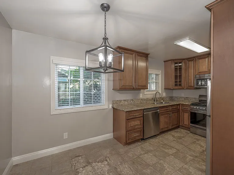 415 E Foothill Blvd #4 — Photo 6