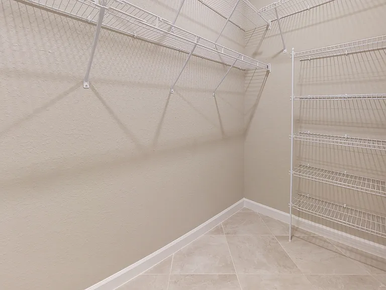 1464 Saddlewood Cir — Photo 15