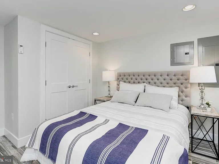 909 Delafield Pl NW #B — Photo 10