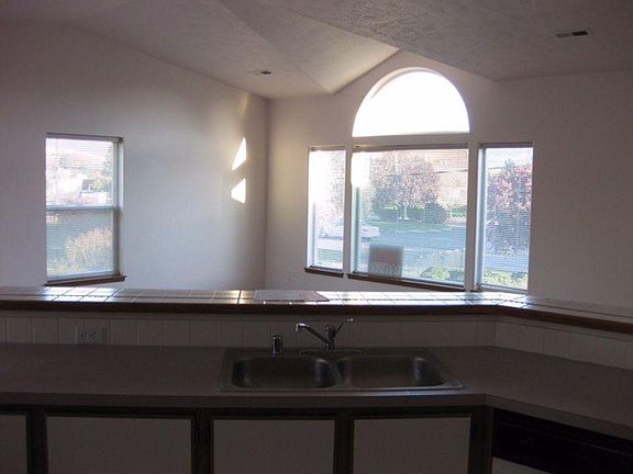 3rd image of 18523 E Sprague Ave