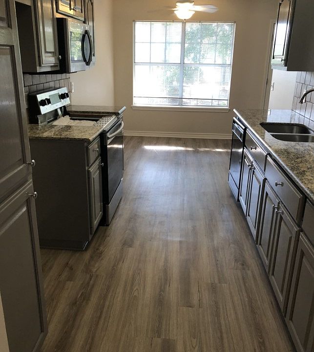 1st image of 17 Walden Ct