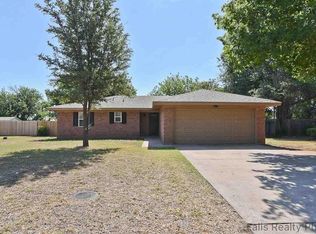 915 Patricia St, Burkburnett, TX 76354