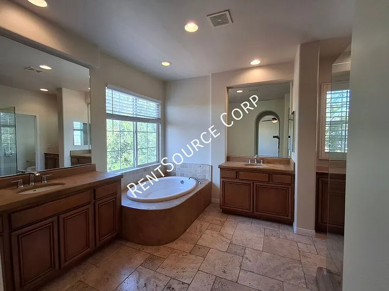24310 Las Palmas St — Photo 33