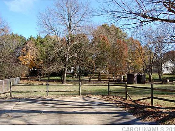 2nd image of 6631 Brynwood Dr