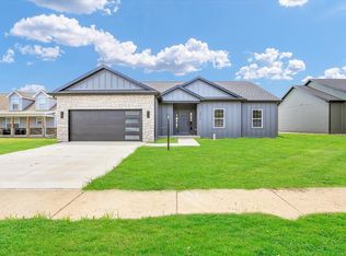 2817 Haydon Dr, Urbana, IL 61802