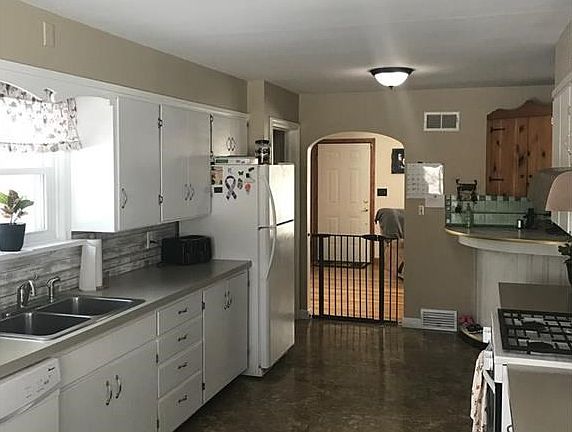 3rd image of 80 Chandler Ave