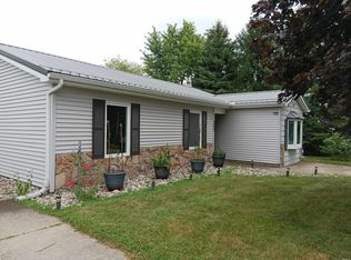 305 Chapel Ln, Ashley, IN 46705