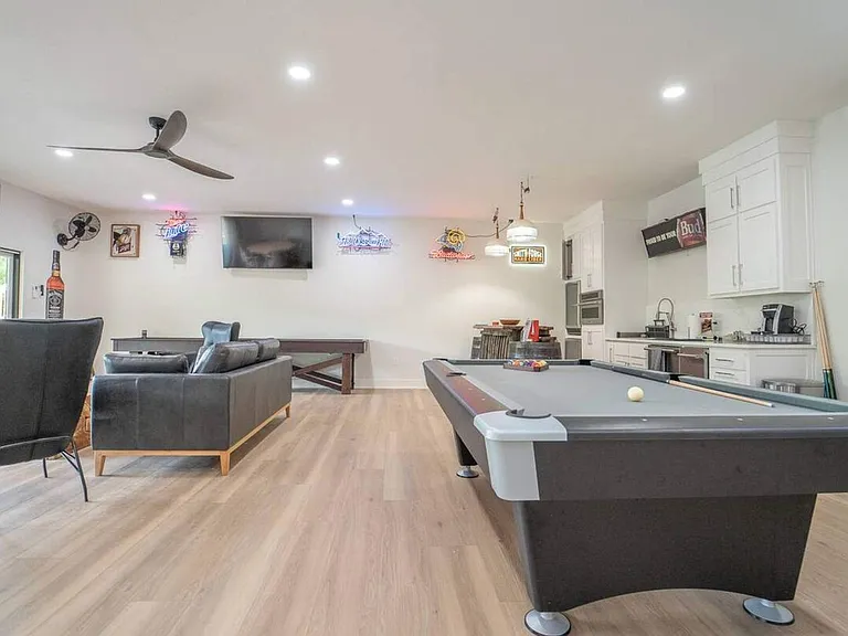 Building's Lounge
